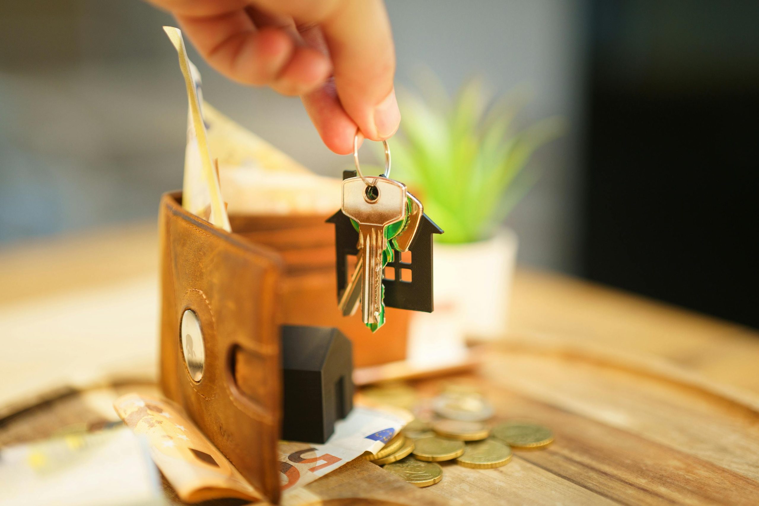 Lease vs. Buy: Which Path to Ownership is Right for Your Financial Future?